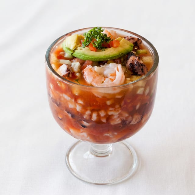 Vuelve a la Vida Cocktail.